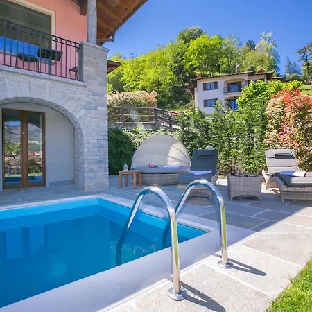 Sleeps 10 Pool Air Con Menaggio