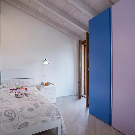 Villa Sleeps 10 Pool Air Con