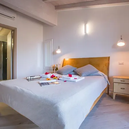 Sleeps 10 Pool Air Con Villa *