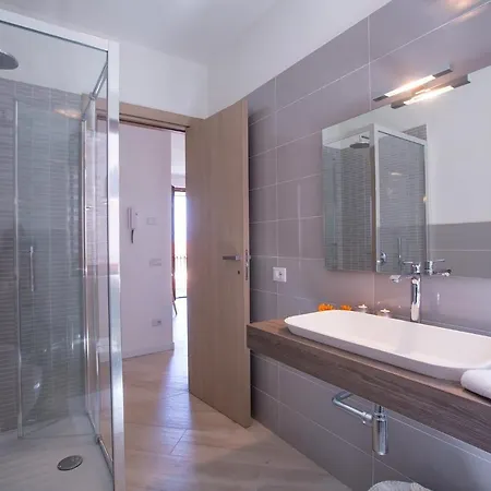 Sleeps 10 Pool Air Con Villa Menaggio