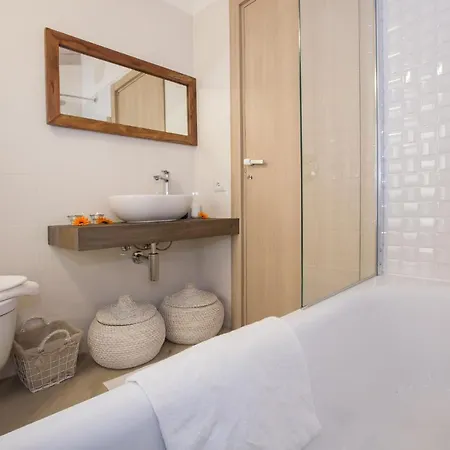 Sleeps 10 Pool Air Con * Menaggio