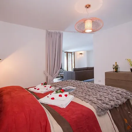 Sleeps 10 Pool Air Con 别墅 梅纳焦